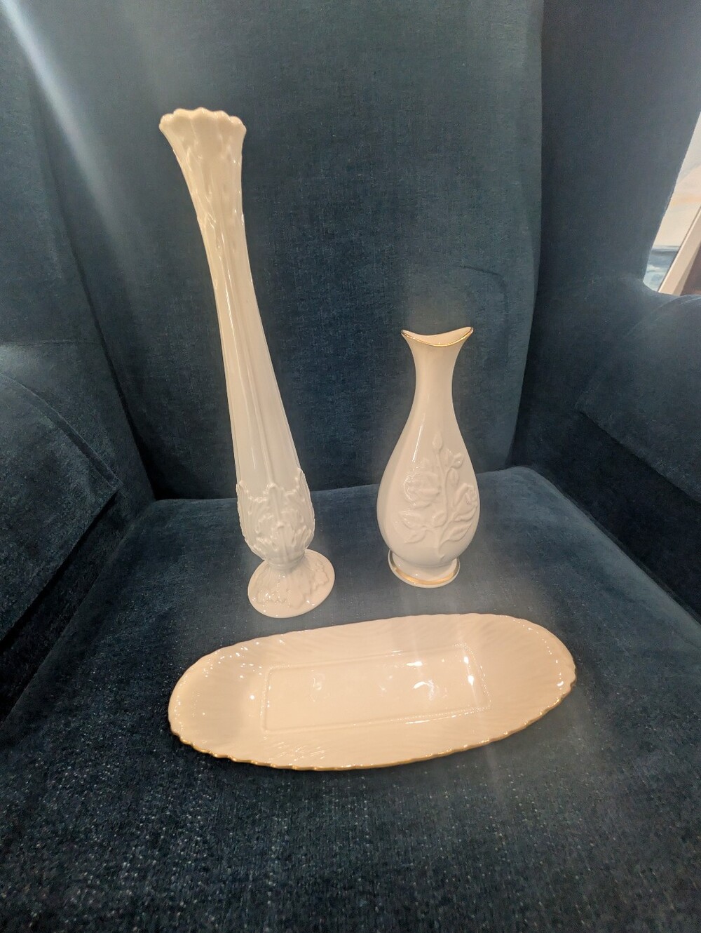 Lenox  Bud Vase Set with Two Vases And One Tray.Gold Trim - Elegant Home Accents